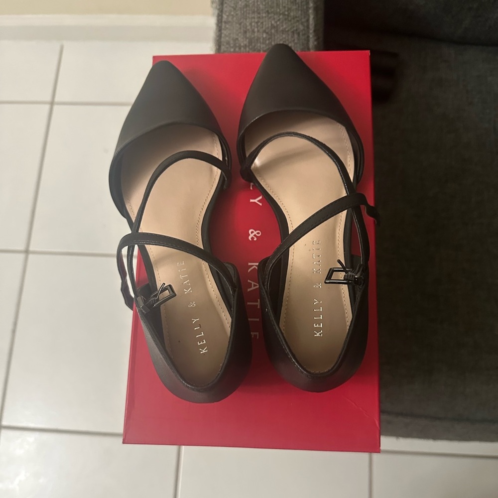 🏷Kelly & Katie Black Summer Napa Pumps